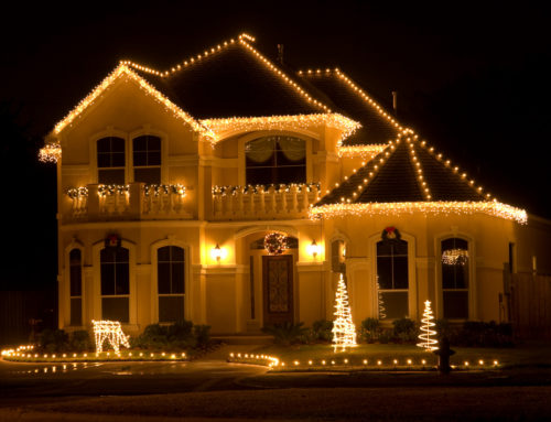 Should You Hire Professionals to Install Holiday Lighting?
